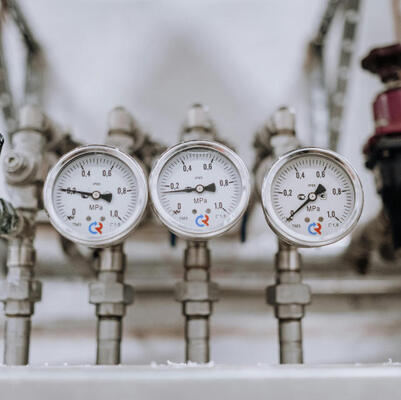 DN25 Flanges Size Diaphragm Pressure Gauge dengan Bottom Mount dan konfigurasi tabung Bourdon untuk aplikasi industri