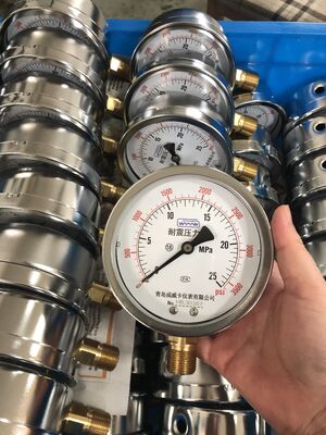 Pengukur Tekanan Tahan Guncangan Isi Oli 0-25MPa Anti-Kuning Oli Peredam Kemurnian Tinggi Manometer